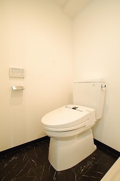 トイレ　反転タイプ