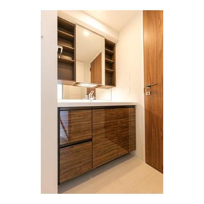 洗面設備　忙しい朝には欠かせない洗面所です