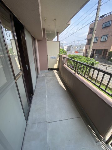 バルコニー　※別部屋のお写真で、現況優先と致します。