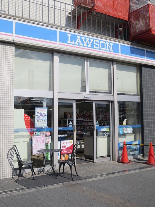 コンビニ　ローソン門真南駅前店（コンビニ）まで671m