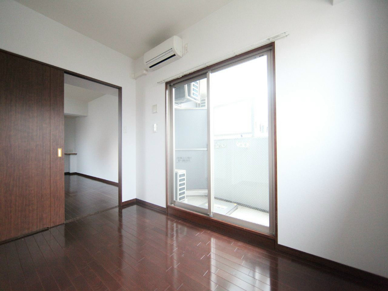 バルコニー　洋室6帖ＬＤＫ10.7帖