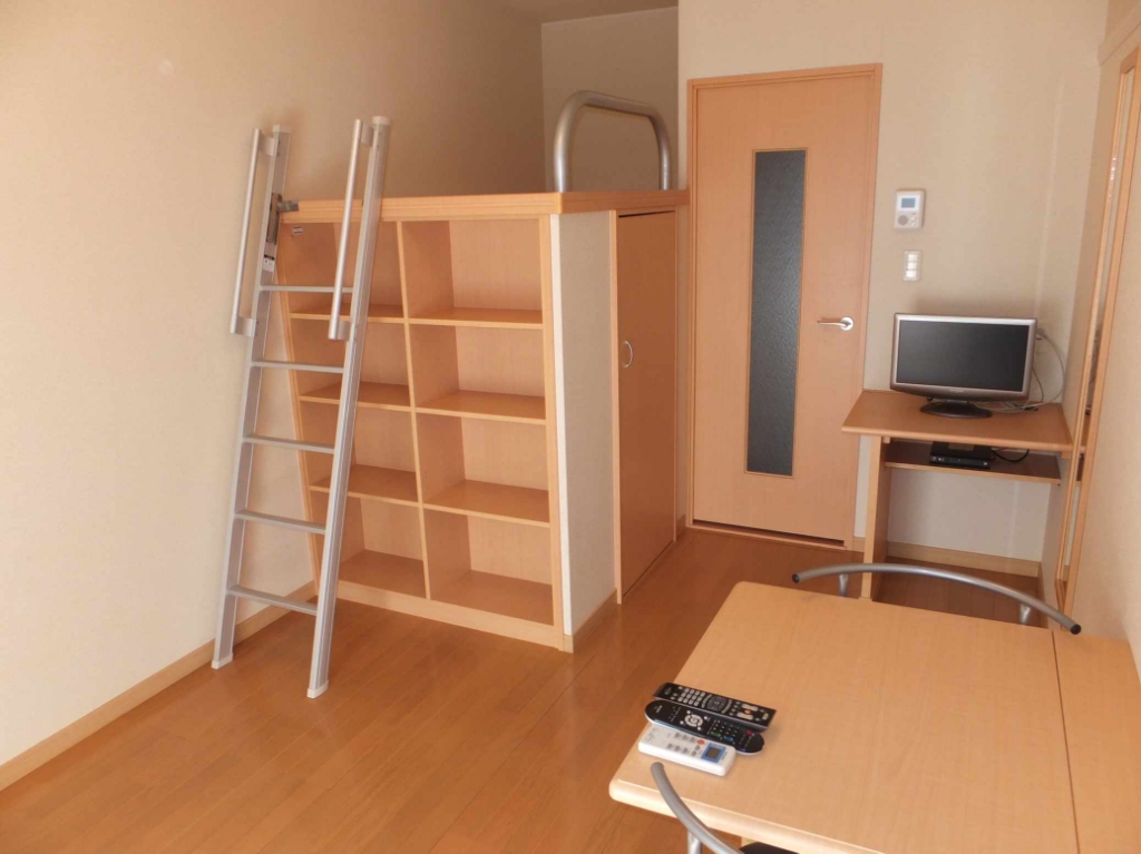 居室・リビング　1F フローリング　2Ｆ以上はじゅうたんタイプのお部屋です！