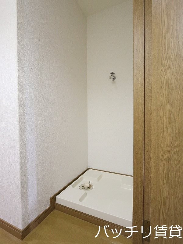 洗面設備　画像は別号室の為、現状優先になります。