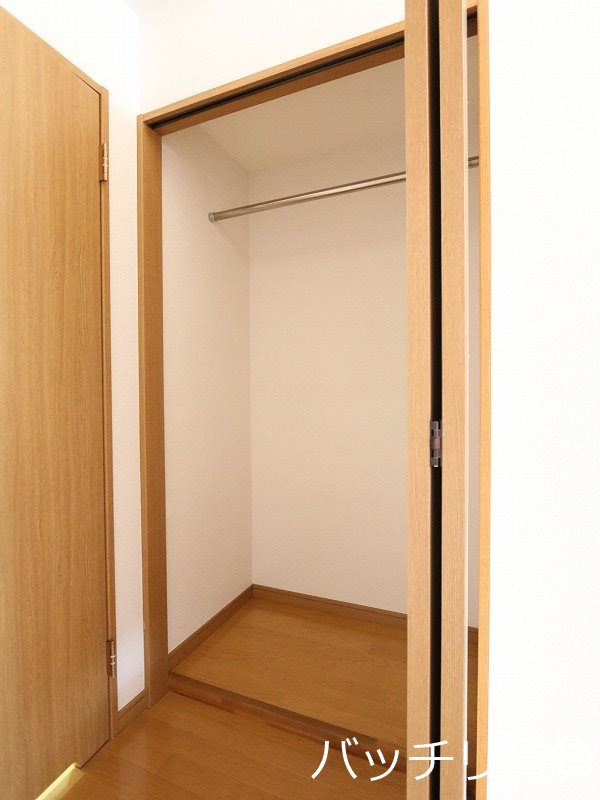 収納　画像は別号室の為、現状優先になります。