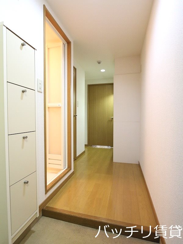 玄関　画像は別号室の為、現状優先になります。