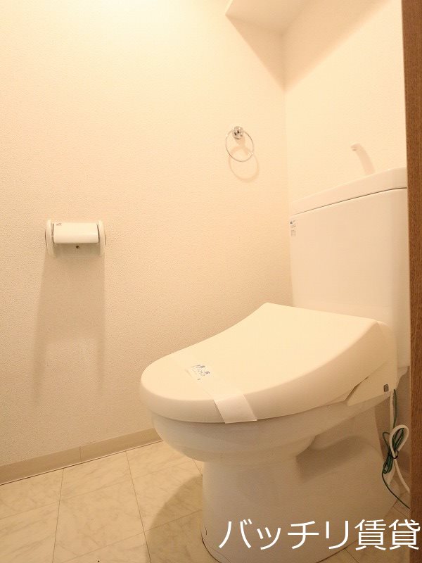 トイレ　画像は別号室の為、現状優先になります。