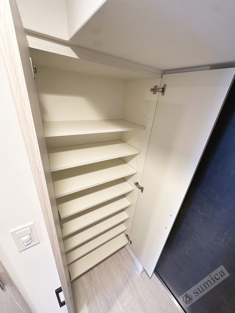 玄関　沢山の靴を収納可能です♪♪