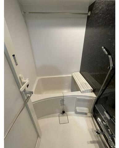 バス・シャワールーム　嬉しい追い焚き・浴室乾燥機付きです♪