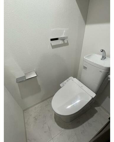 トイレ　嬉しい温水洗浄便座♪