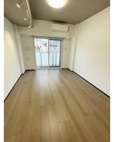 居室・リビング　使いやすい形の為、レイアウトを楽しめます♪