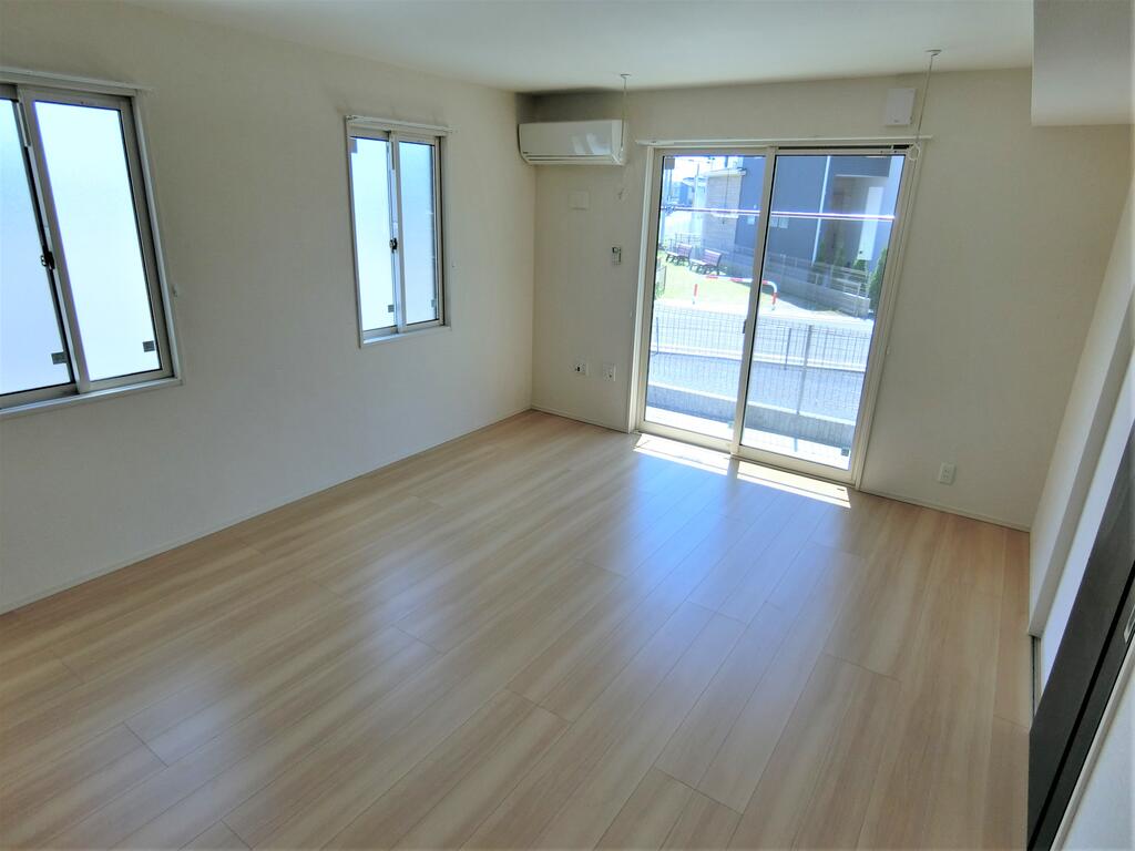 居室・リビング　※写真は反転タイプです