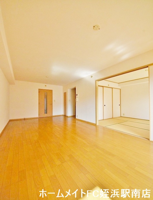 居室・リビング　★14.8帖の広々リビング♪★別部屋参考写真