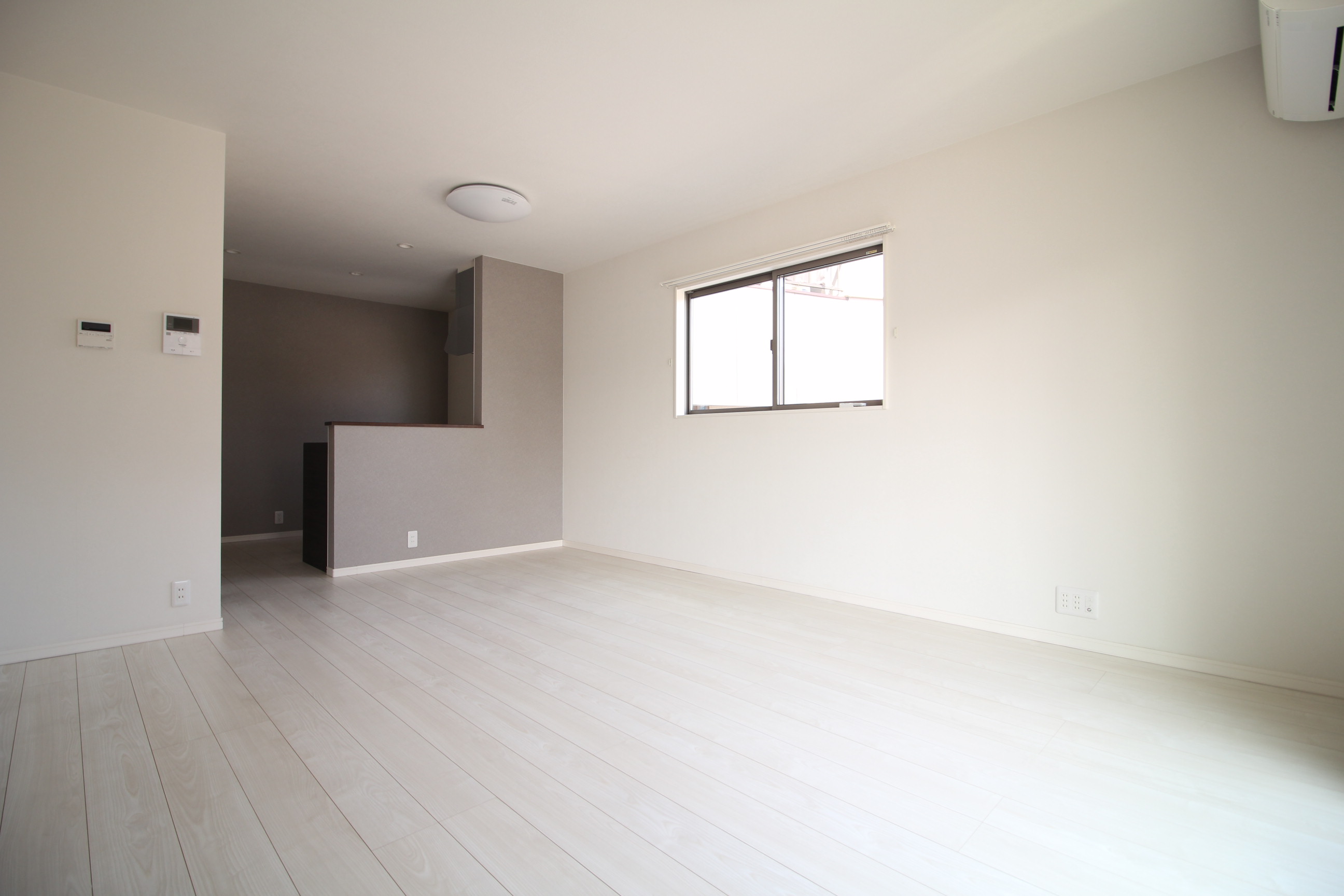 居室・リビング　14.3帖の広々したリビング♪