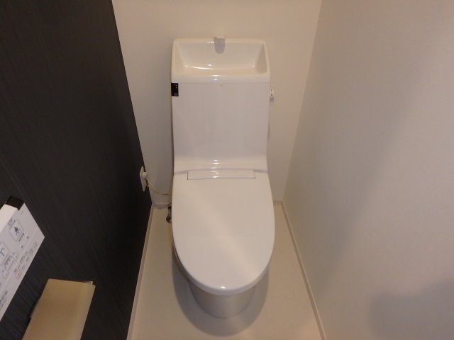 トイレ　他のお部屋の参考写真となります。