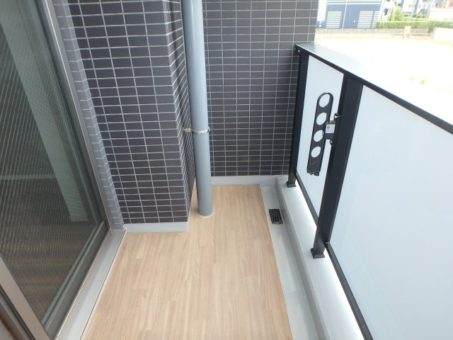 バルコニー　他のお部屋の参考写真となります。