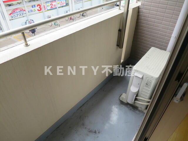 バルコニー　外からの目が気にならないバルコニーで洗濯物が干せます