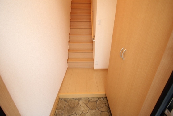 玄関　※別部屋の写真です