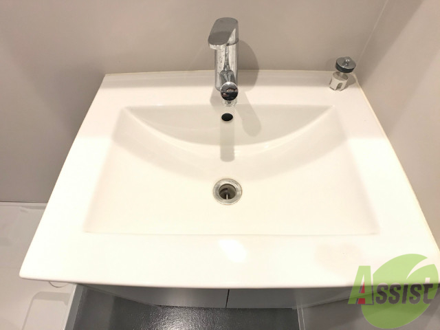 洗面設備　洗髪洗面化粧台なので朝の身支度もスムーズですね。