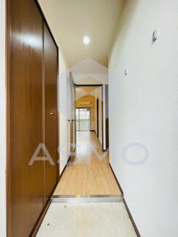 玄関　同マンション別部屋　参考写真