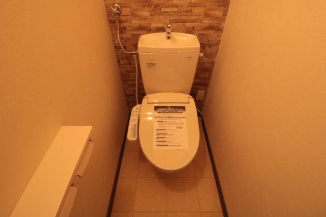 トイレ　ウォシュレット付き！