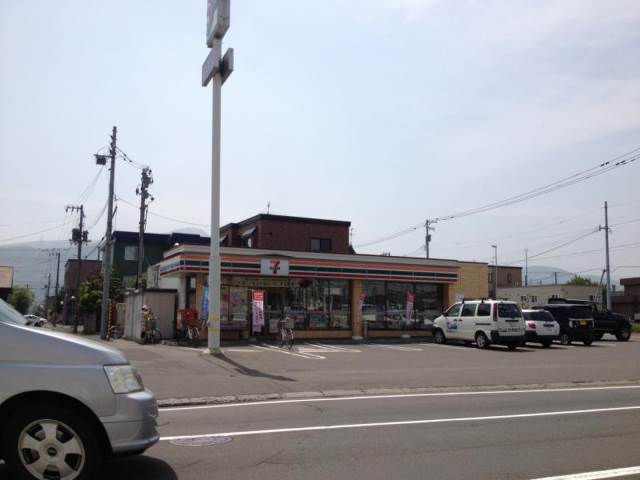 コンビニ　セブンイレブン札幌手稲本町3条4丁目店（コンビニ）まで213m