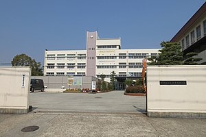 中学校　伊丹市立　天王寺川中学校（中学校）まで858m