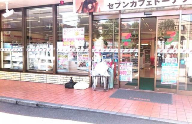コンビニ　セブンイレブン 福岡高宮駅前店（コンビニ）まで300m
