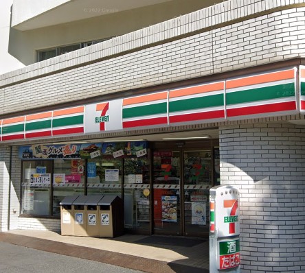 コンビニ　セブンイレブン魚籃坂店（コンビニ）まで136m