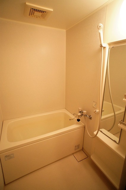 バス・シャワールーム　※別部屋の参考写真です