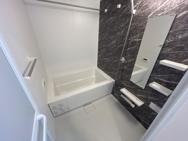 バス・シャワールーム　追い焚き+浴室乾燥付き