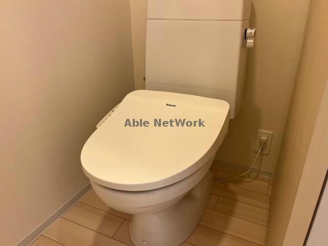 トイレ　温水洗浄暖房便座付き