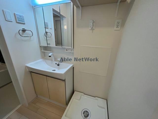 洗面設備　シャワー付洗面台