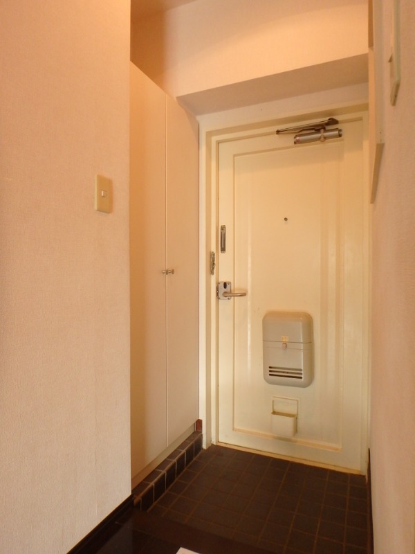 玄関　図面と現状に相違がある場合には現状を優先