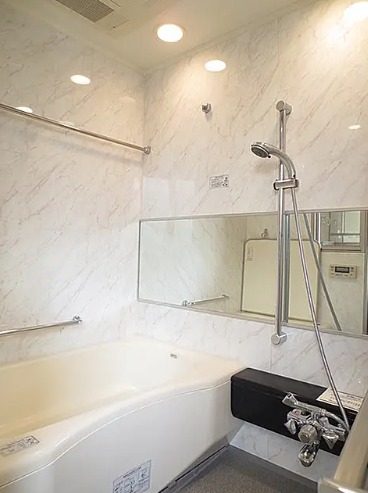 バス・シャワールーム　写真は同タイプ住居です。