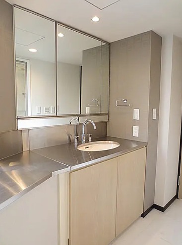 洗面設備　写真は同タイプ住居です。