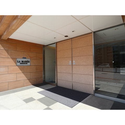 エントランス　清潔なエントランスです