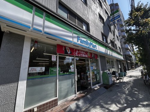 コンビニ　ファミリーマート 大淀南店（コンビニ）まで388m