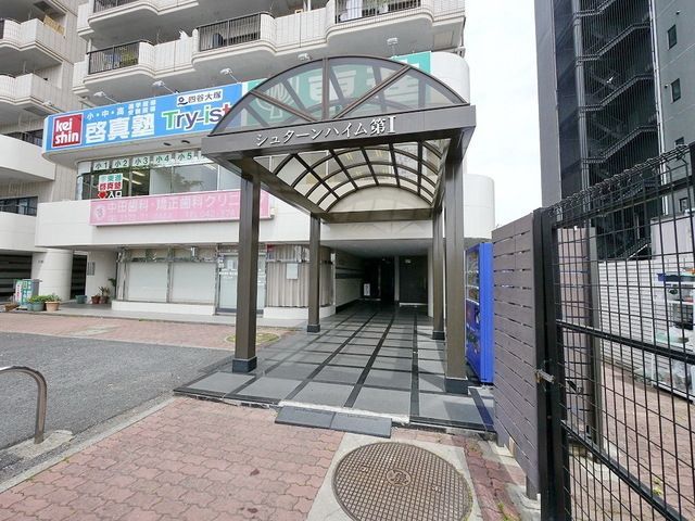 エントランス　エントランス