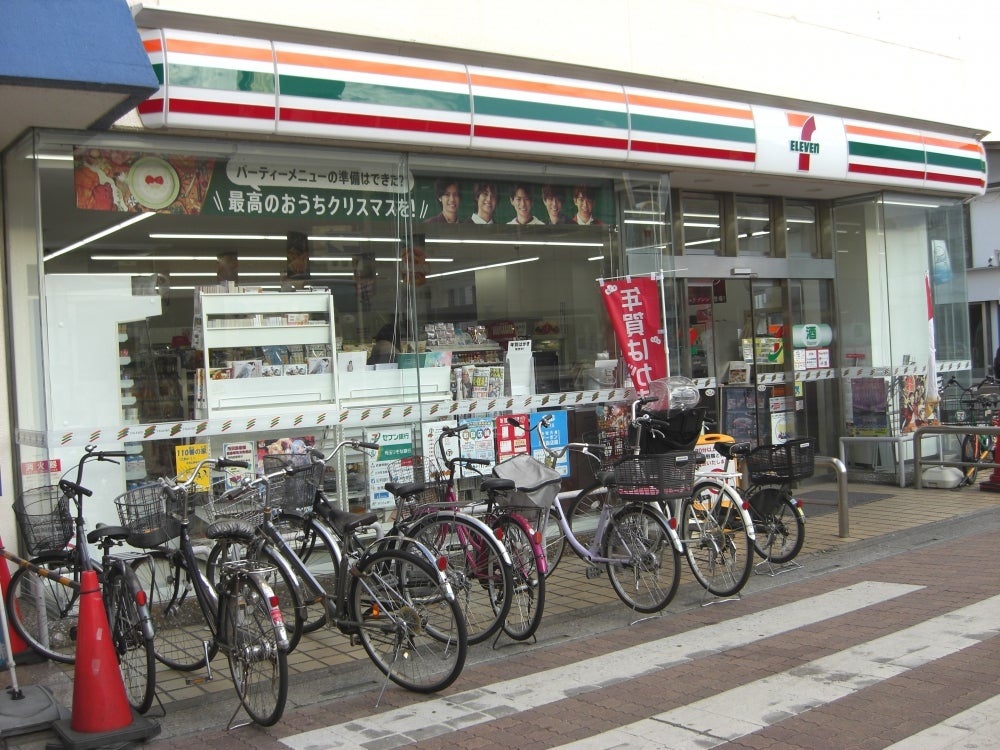 コンビニ　セブンイレブン新所沢駅東口店（コンビニ）まで230m