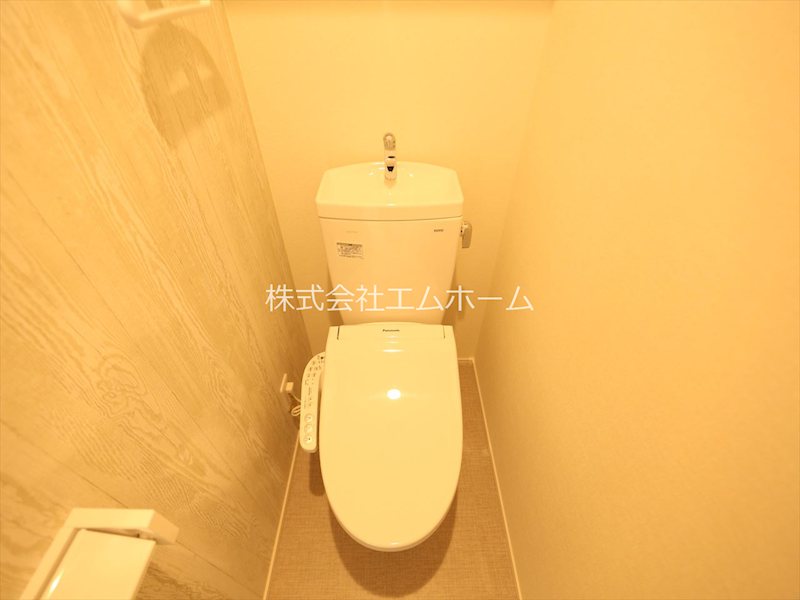 トイレ　温水洗浄暖房便座付トイレ