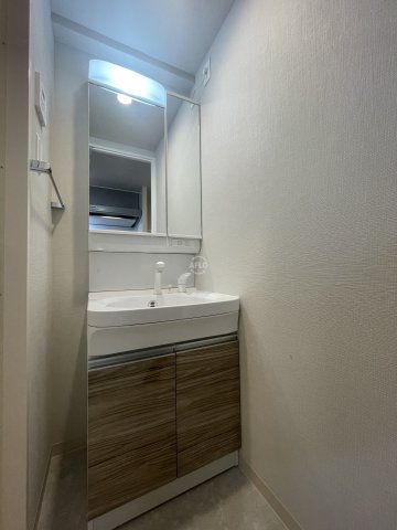 洗面設備　フォーリアライズ淡路ライツ　洗面台