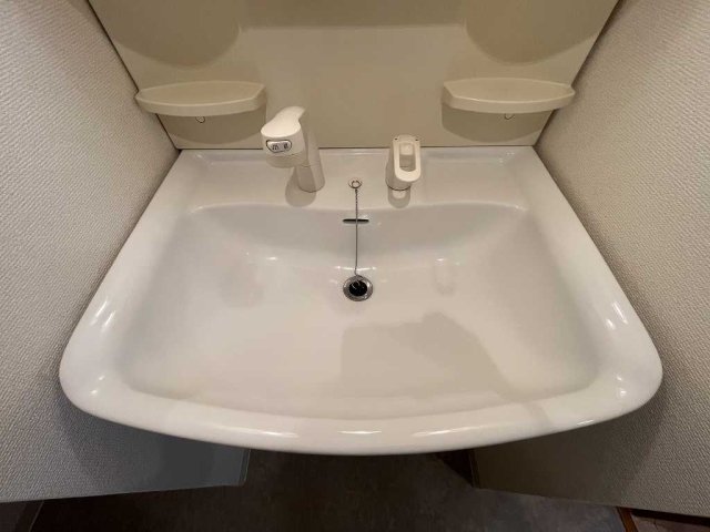 洗面設備　スペースが確保できる洗面所です