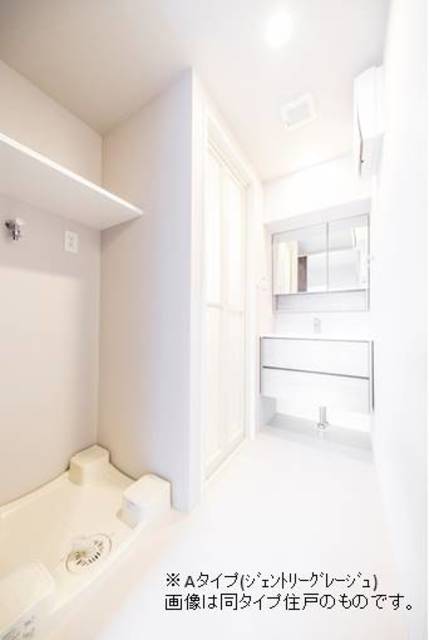 洗面設備　※写真は同タイプ住戸です。