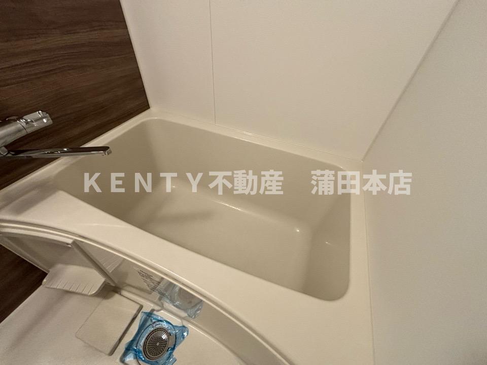 バス・シャワールーム　コンパクトで使いやすいお風呂です