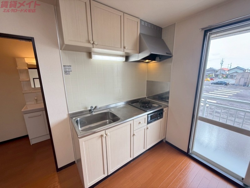 キッチン　同型参考写真