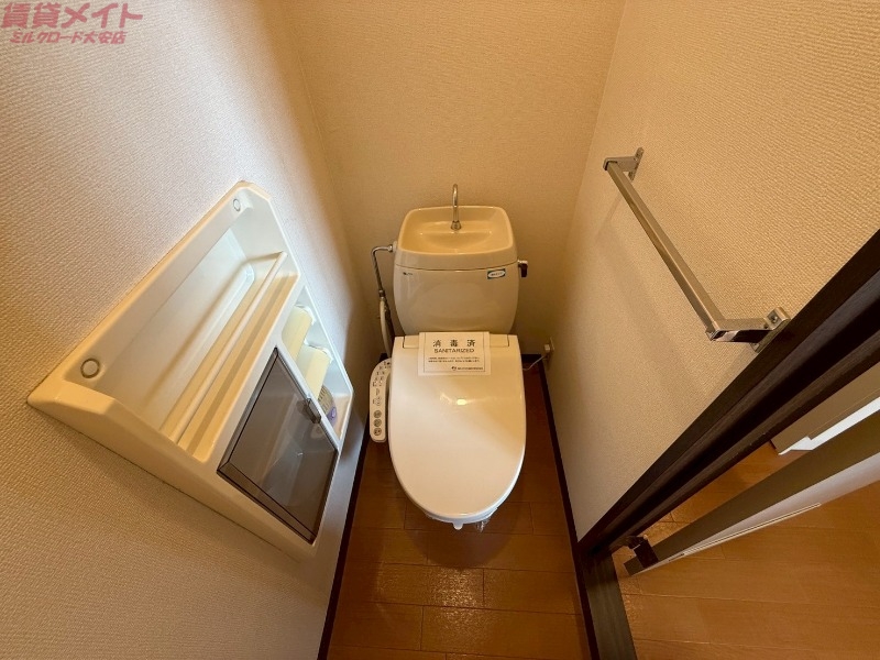 トイレ　同型参考写真