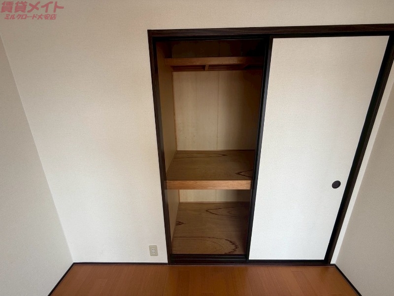 収納　同型参考写真