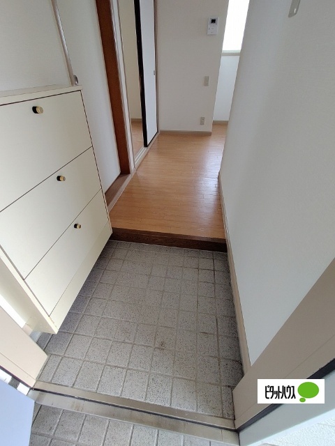 玄関　同物件別部屋