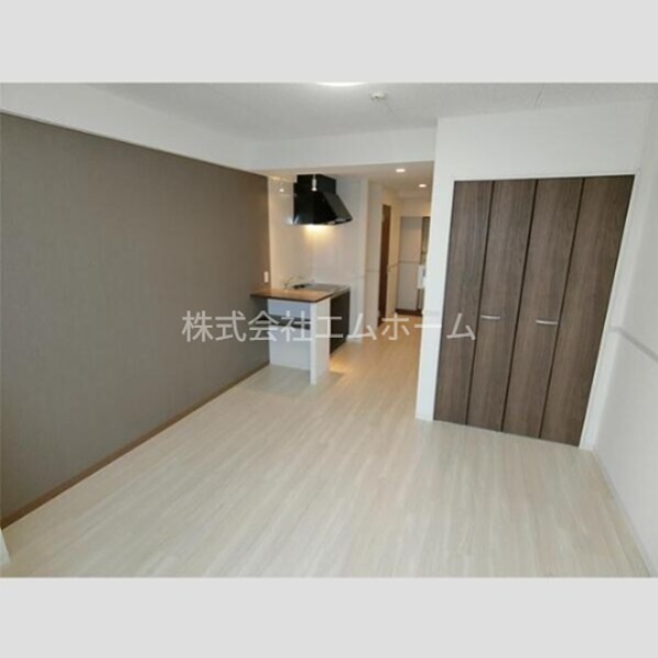 居室・リビング　洋室10.8帖　クローゼット（収納充実）