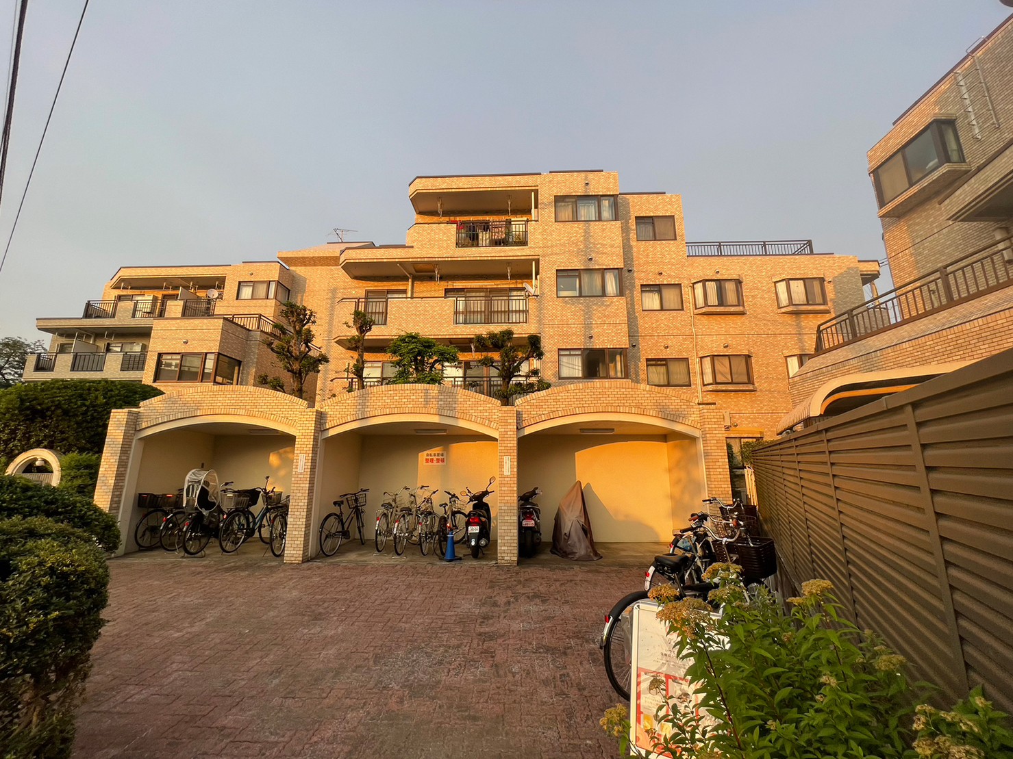 建物外観　記載の無料通話でリアルタイムな空室状況をお伝えいたします